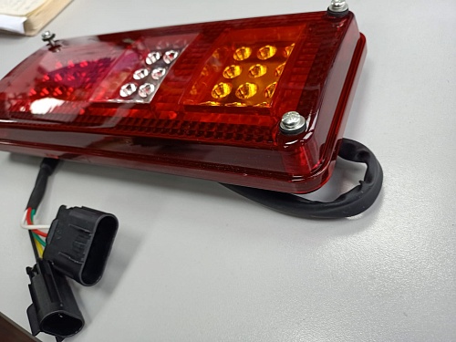 Фонарь задний светодиодный LED D2450-01300 Фонарь задний светодиодный LED D2450-01300